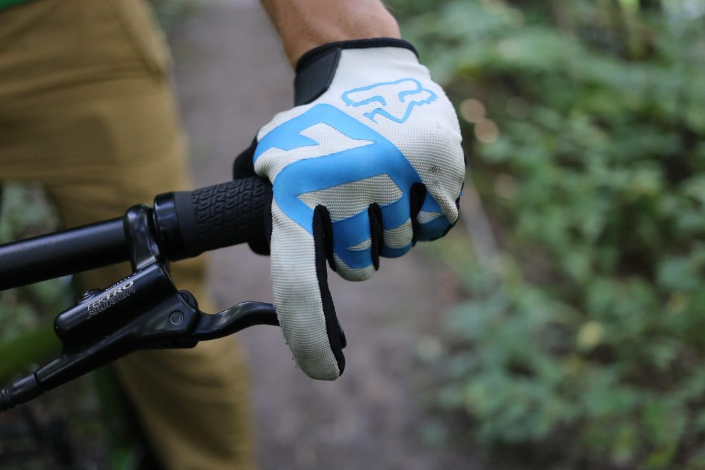 5 Best Mountain Bike Gloves for Your Most Adventurous Rides