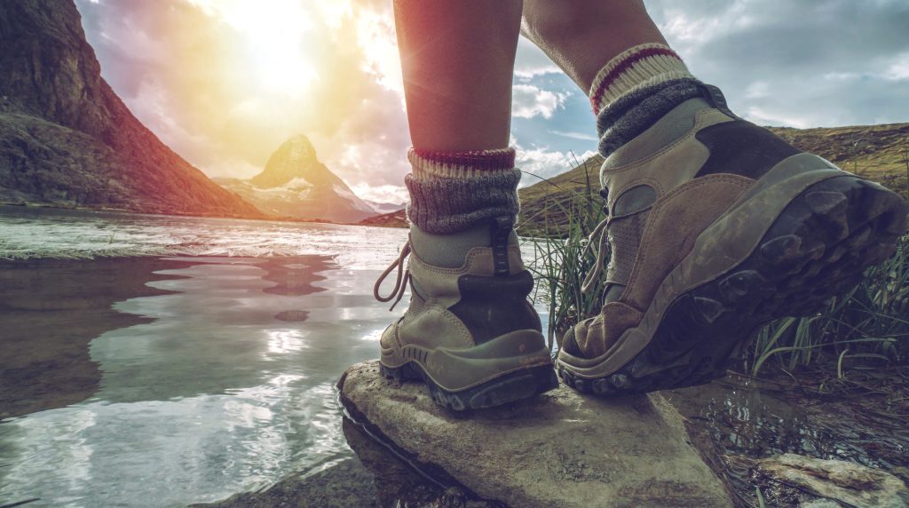 8 Best Water Shoes for Hiking - Travelling without Barriers! (Spring 2023)