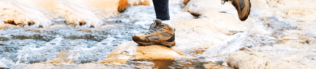 8 Best Water Shoes for Hiking - Travelling without Barriers!