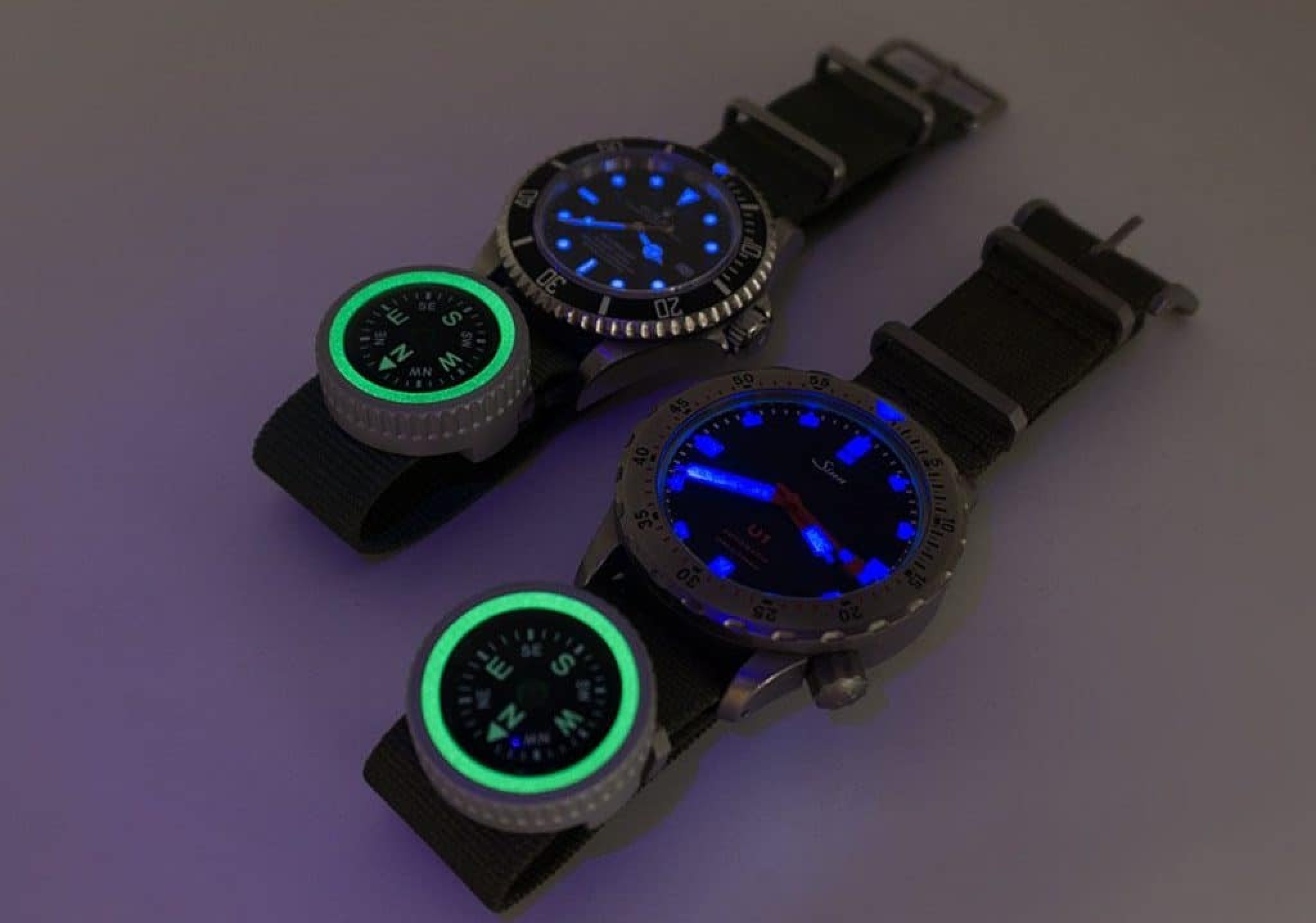 Куплю наручные часы с подсветкой. Prometheus Design Werx Expedition watch Band Compass Kit. Компас с тритиевой подсветкой. Компас на ремешок часов Luminox. Наручные часы с компасом.