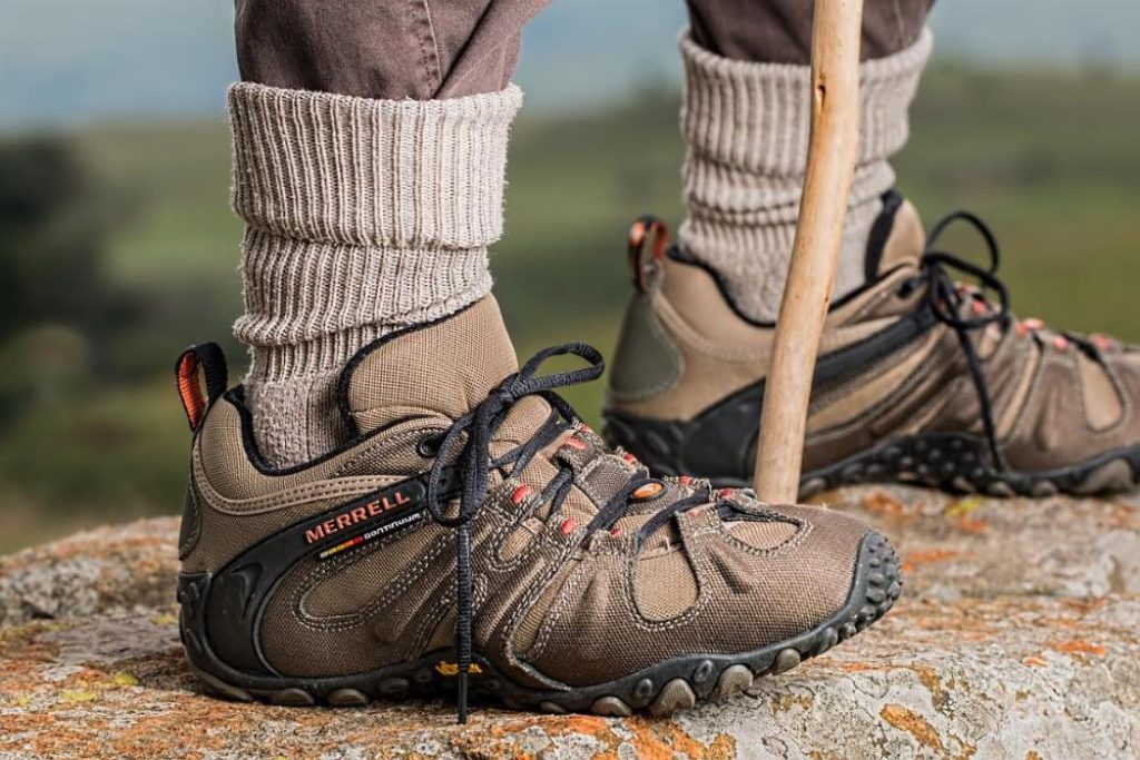 10 Best Hiking Shoes for Plantar Fasciitis - Eliminate Heel Pain! (Winter 2023)
