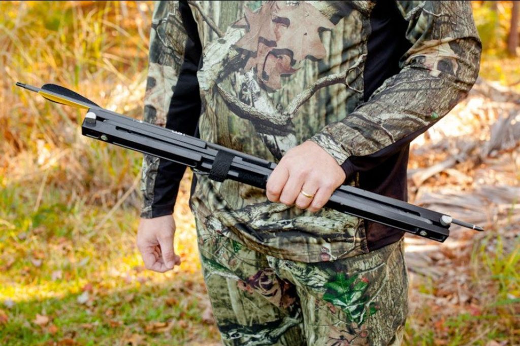 5 Best Survival Bows for Shooting Practice and Hunting (Winter 2023)
