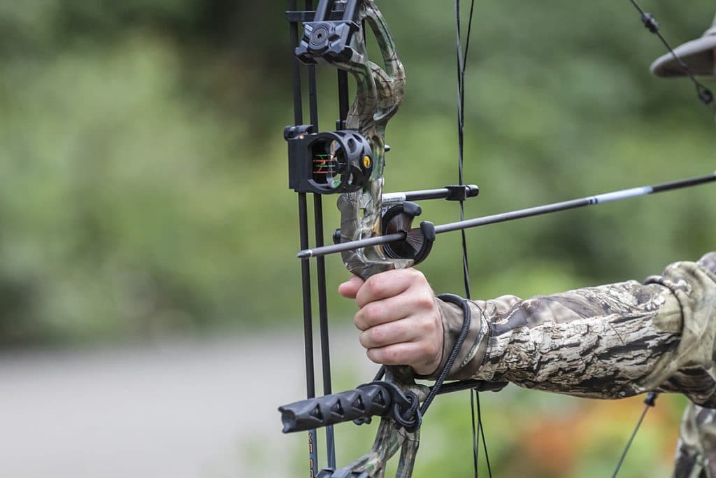 8 Best Compound Bows for Beginners - First Archery Lessons with Ease (Winter 2022)